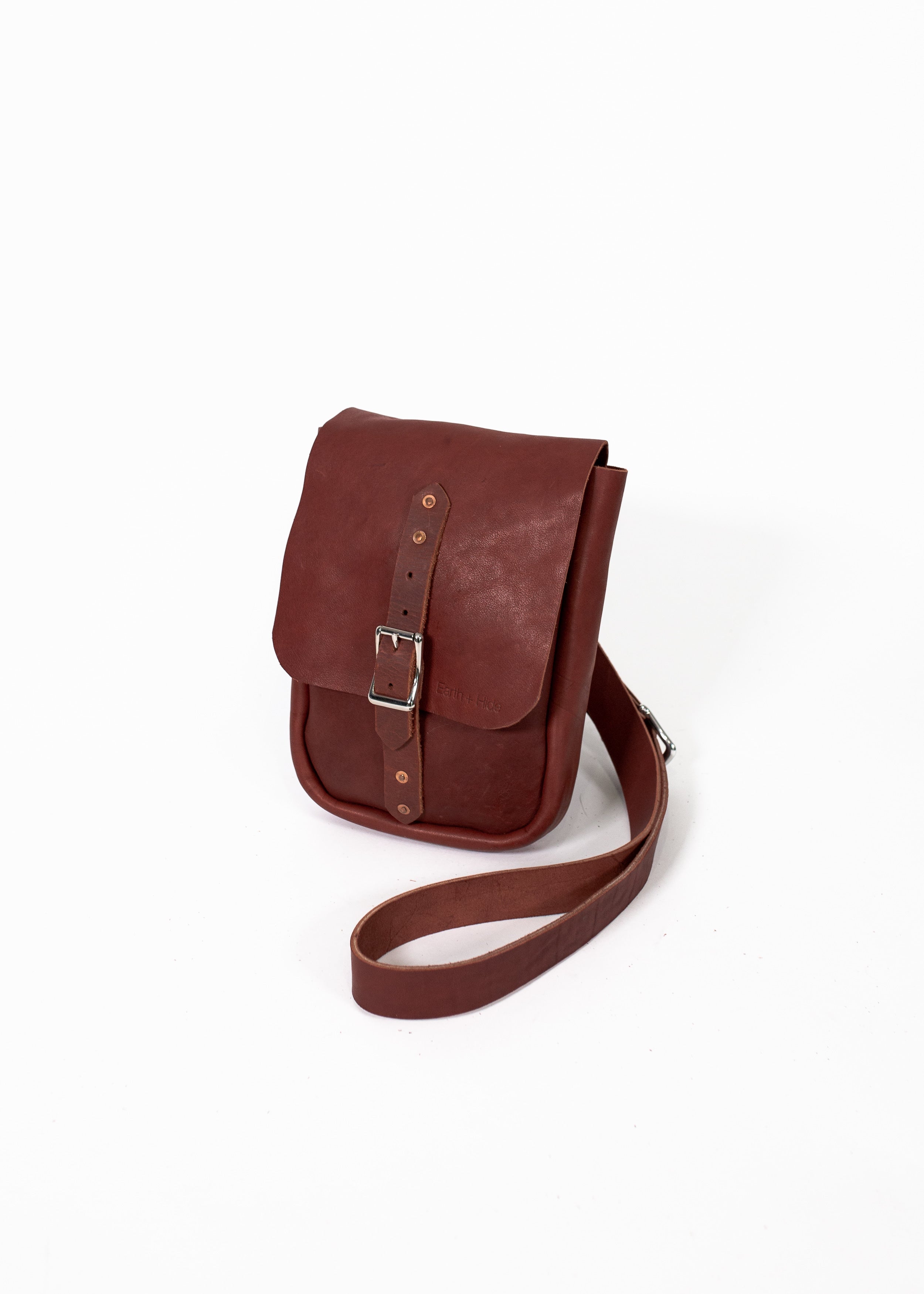 Carie Satchel – Earth and Hide